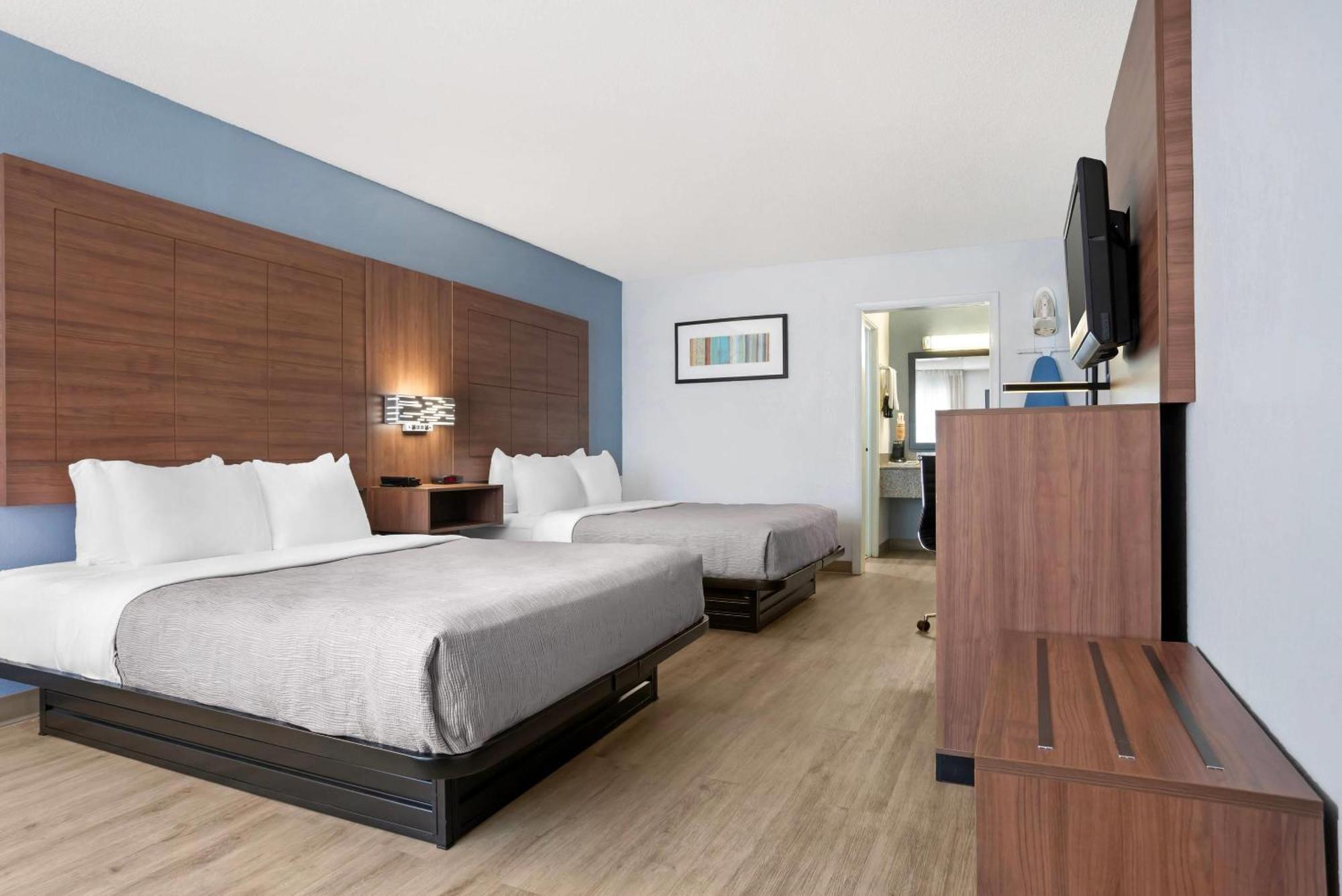 Quality Inn & Suites Near Lake Юфаула Екстериор снимка