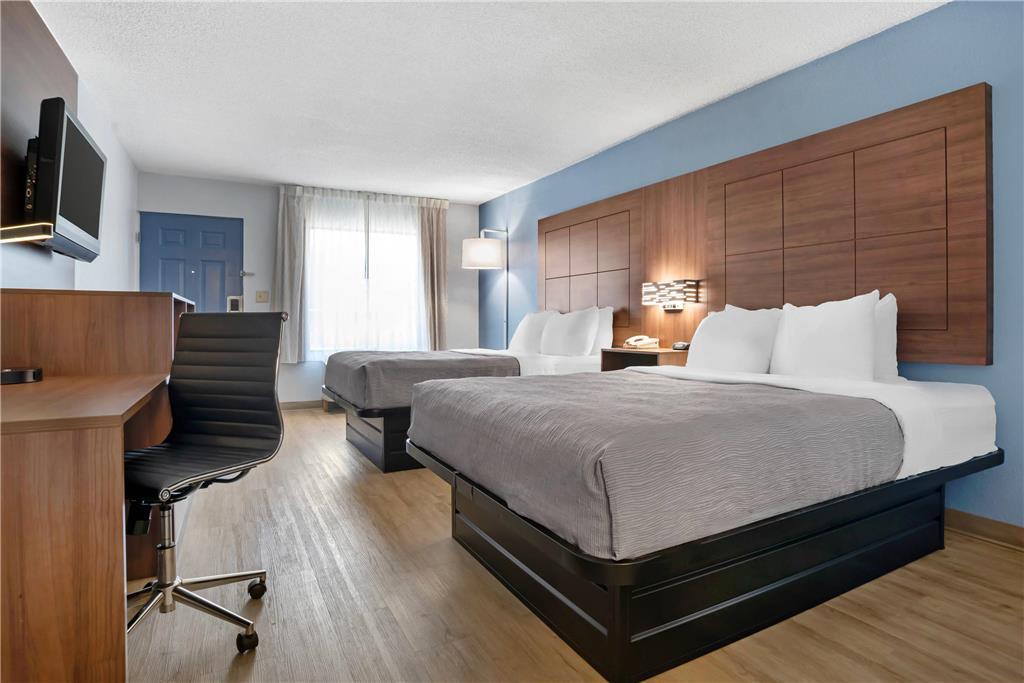 Quality Inn & Suites Near Lake Юфаула Стая снимка